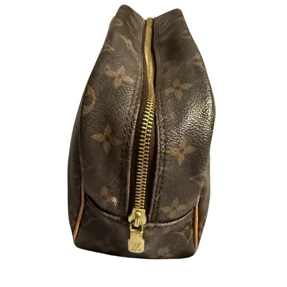 Louis Vuitton Monogram Toiletry Bag 25 - Picture 4 of 6